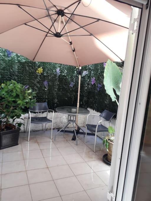 Apartment In The Centre Of Athina Афины Экстерьер фото